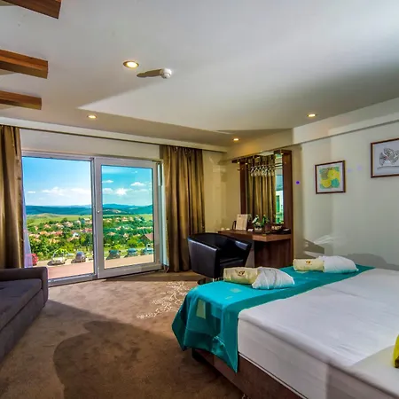 Castellum Hotel Holloko
