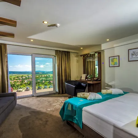 Castellum Hotel Holloko