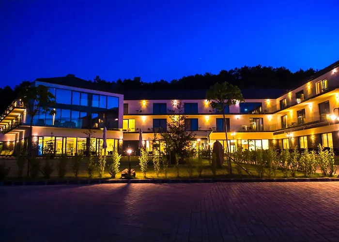 Castellum Hotel Hollókő